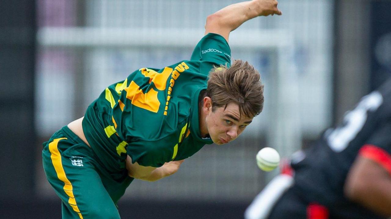 Charlie Forshaw bowls for Guernsey