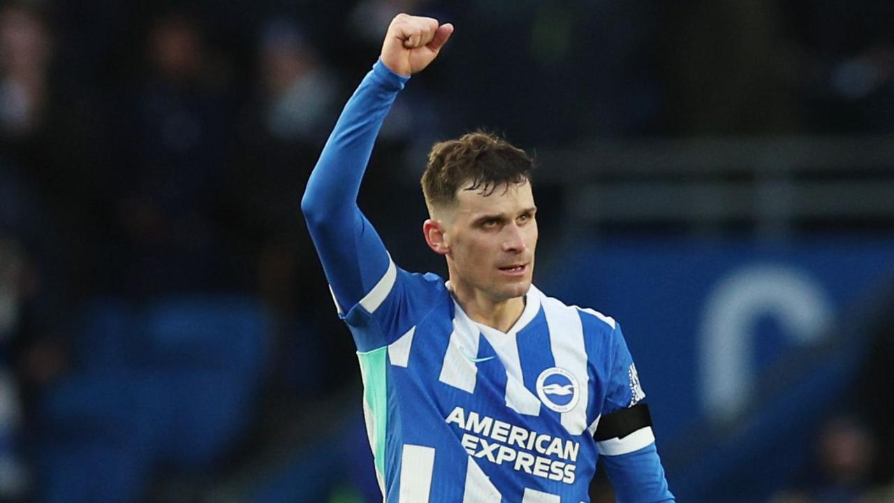 Beto Snatches Late Equaliser as Everton Hold Brighton 4 Pascal Gross of Brighton & Hove Albion celebrates scoring