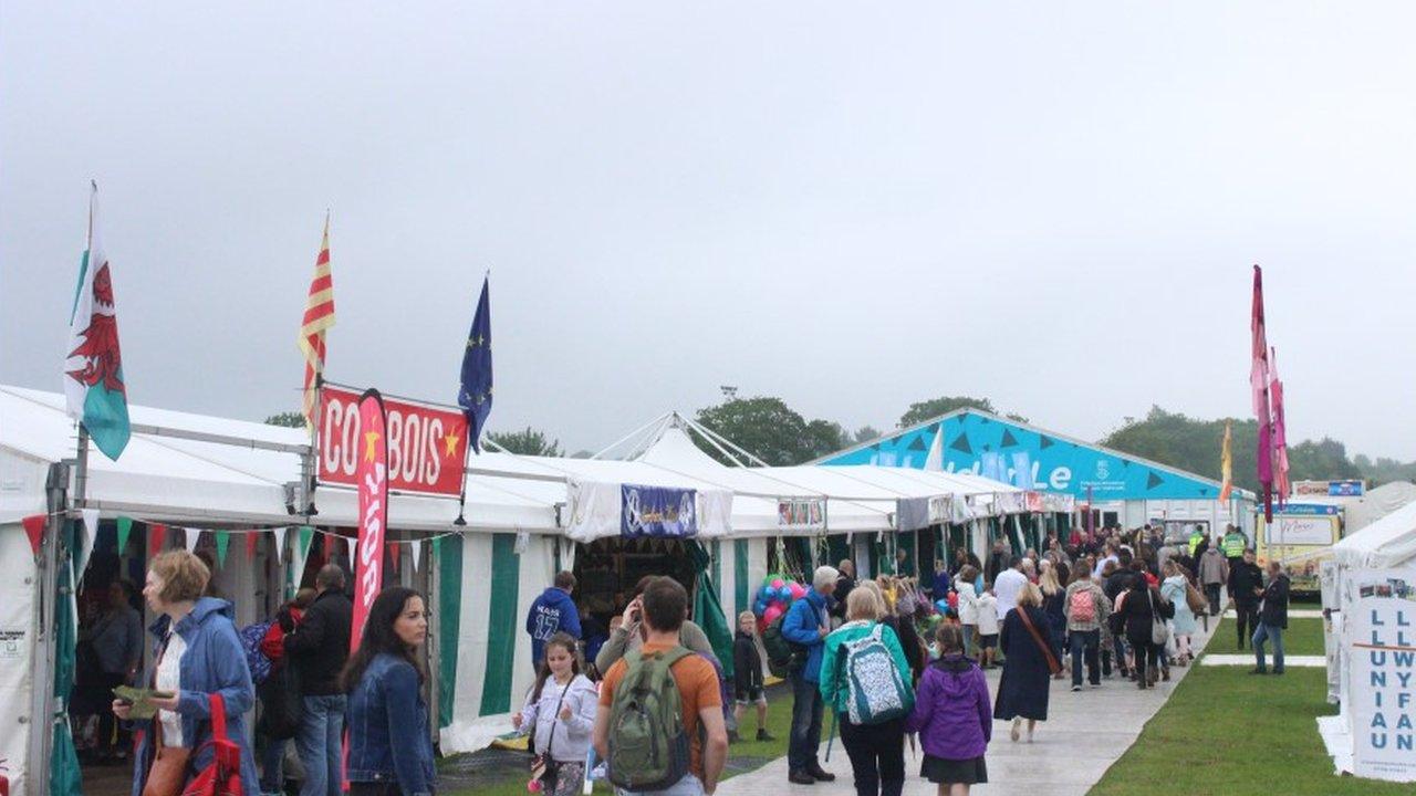 Dydd Llun oedd diwrnod cyntaf y cystadlu