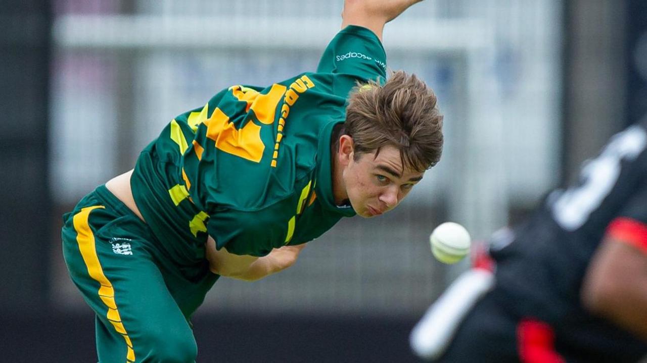 Charlie Forshaw bowls for Guernsey