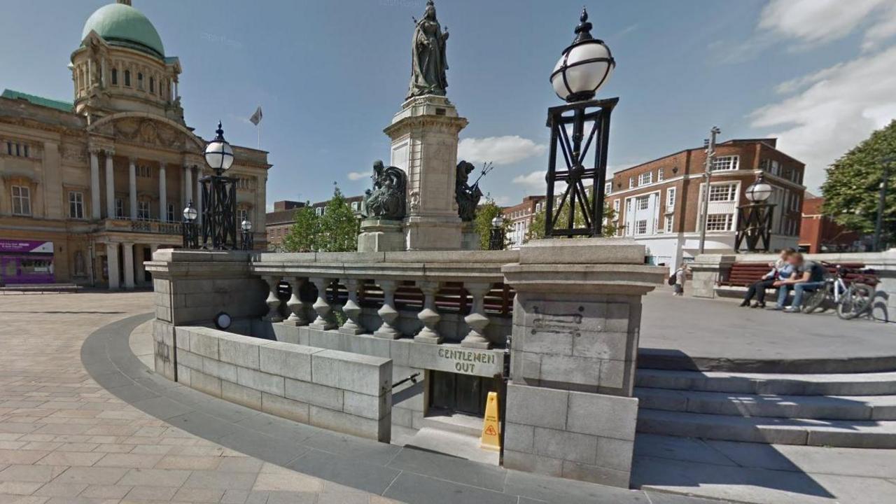 Toilets in Queen Victoria Square, Hull