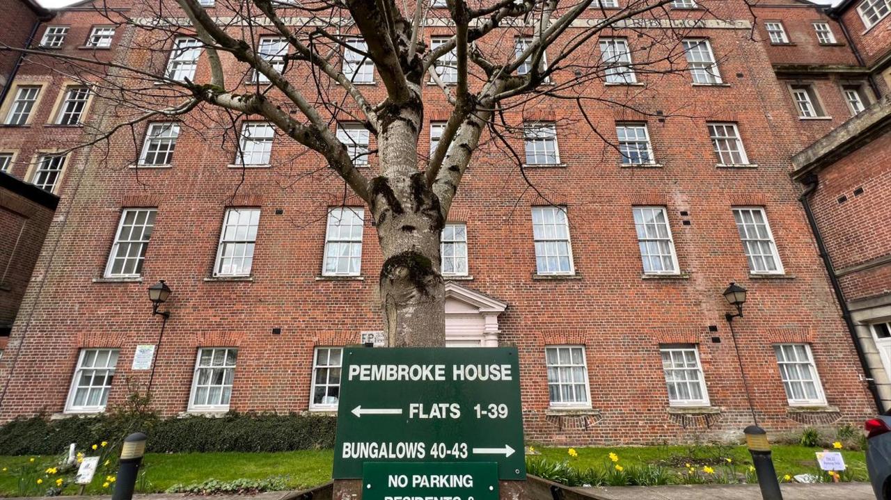 Image of Pembroke House in Salisbury