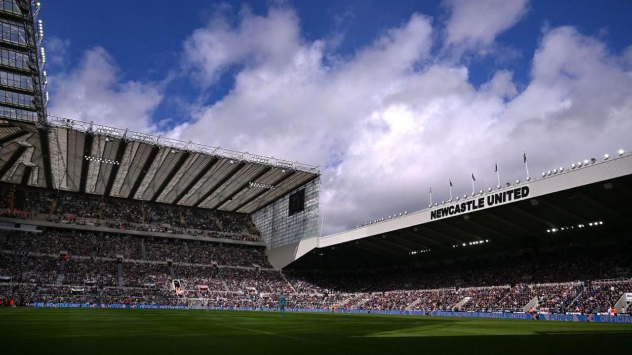 Howe emerges from Newcastle summit confident of owners' backing but admits 'a lot riding' on Brighton clash — image 5