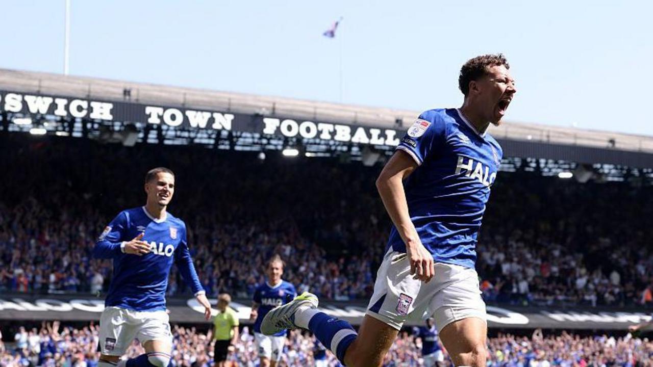 Ipswich rykker opp til Premier League etter 3-0-seier mot QPR — image 4