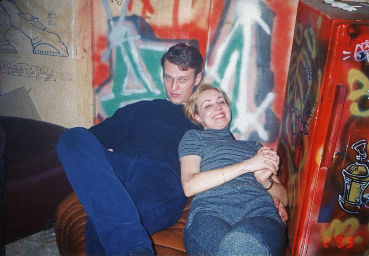 Alexei Navalny and his wife Yulia in their youth