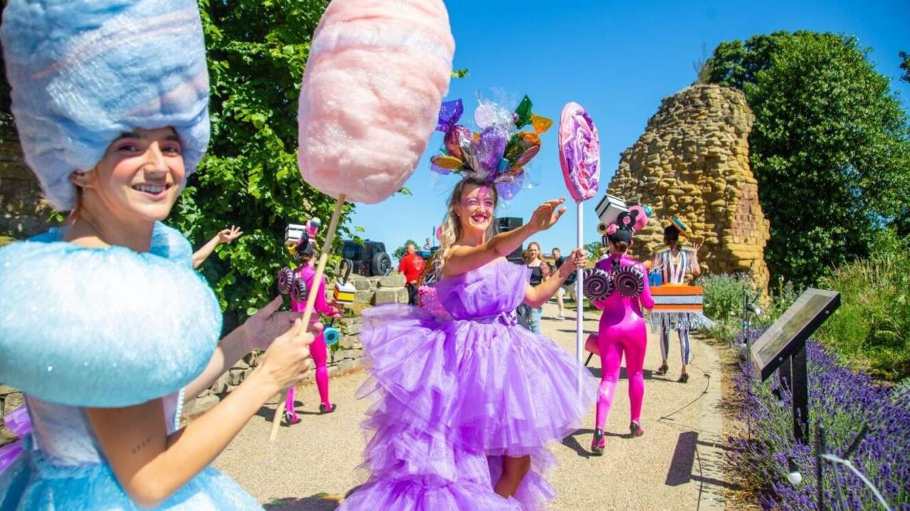 Pontefract liquorice festival parade 2023