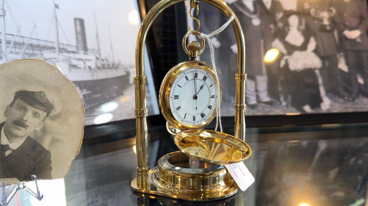 Gold pocket watch of Carpathia engineer who saved 700 Titanic survivors sells for £46,000 — image 3