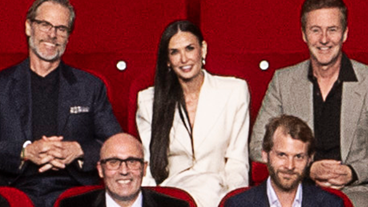 Guy Pearce, Demi Moore and Edward Norton in the 97th Oscars nominees dinner class photo