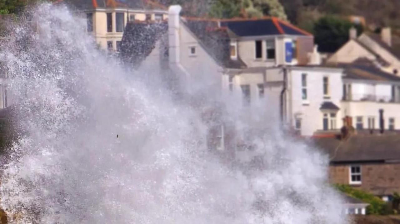 Waves hitting Mousehole