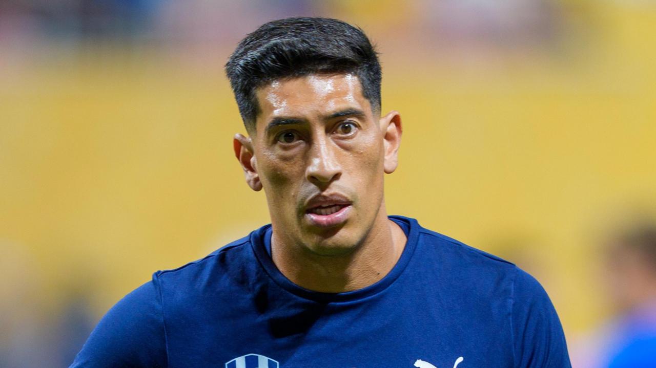 Zaragoza goalkeeper Esteban Andrada banned 13 matches for punching opponent — image 4