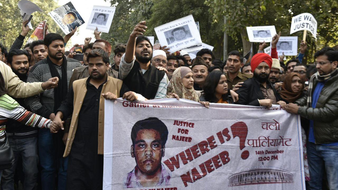 JNU students with people from different organisations, during a protest march and dharna against Delhi Police over missing JNU student Najeeb Ahmed at Jantar Mantar, on December 14, 2016 in New Delhi, India.