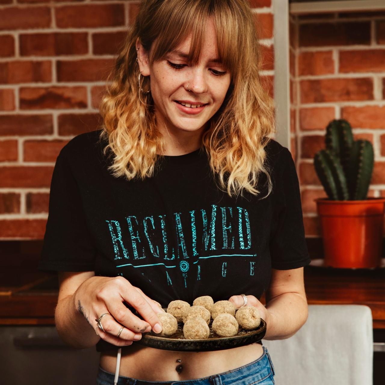 Loretta cooking appley baobab energy balls