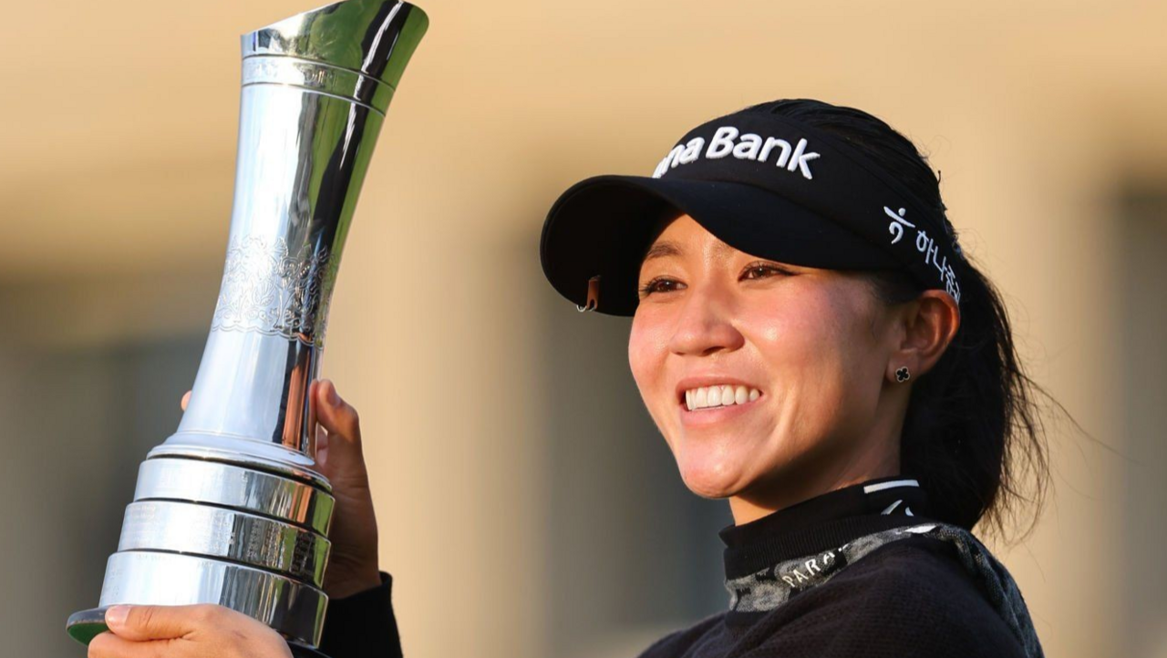 Lydia Ko with the AIG Women's Open trophy