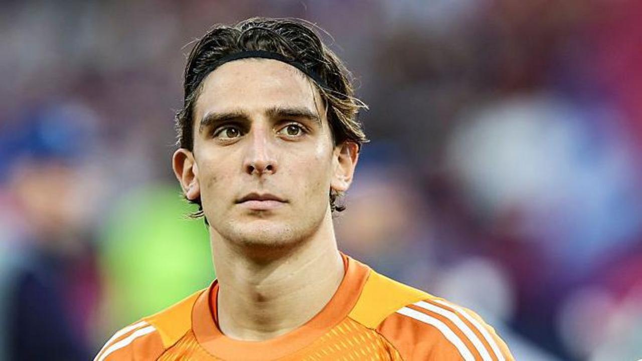 Hull sign goalkeeper Tzolakis for club record fee — image supplied by BBC Sport's feed