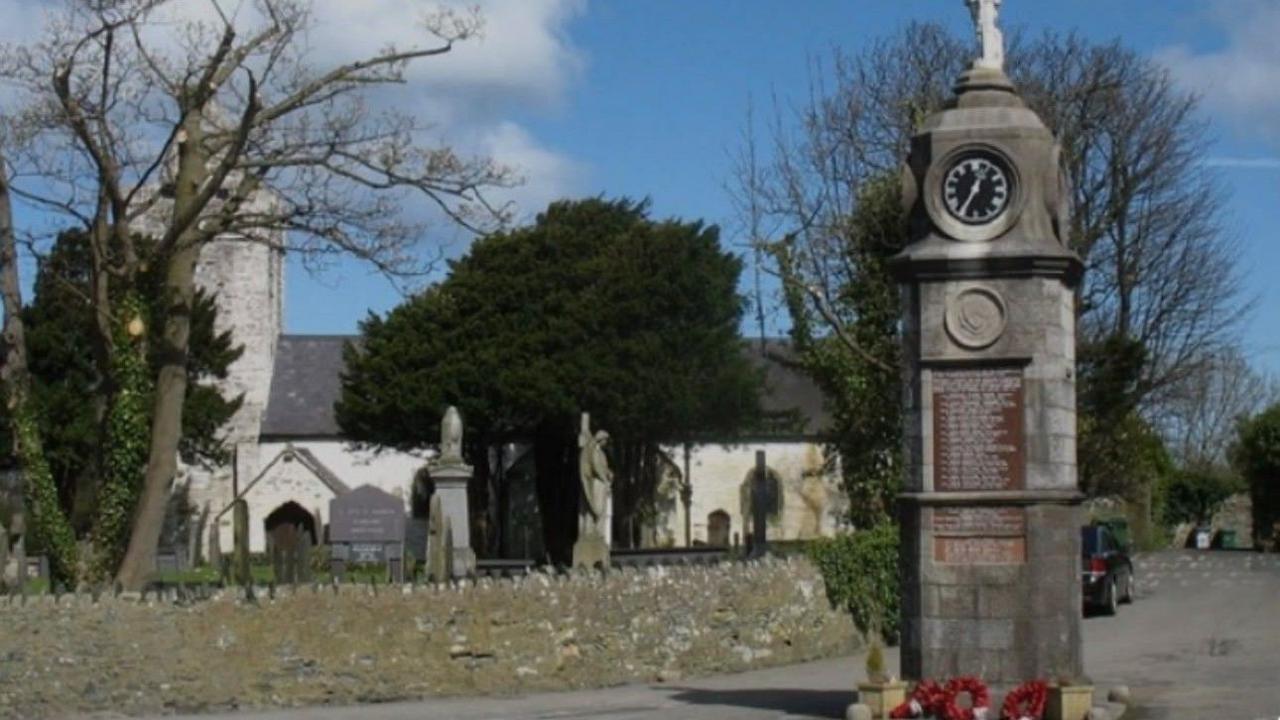 Sgwâr Llanfechell