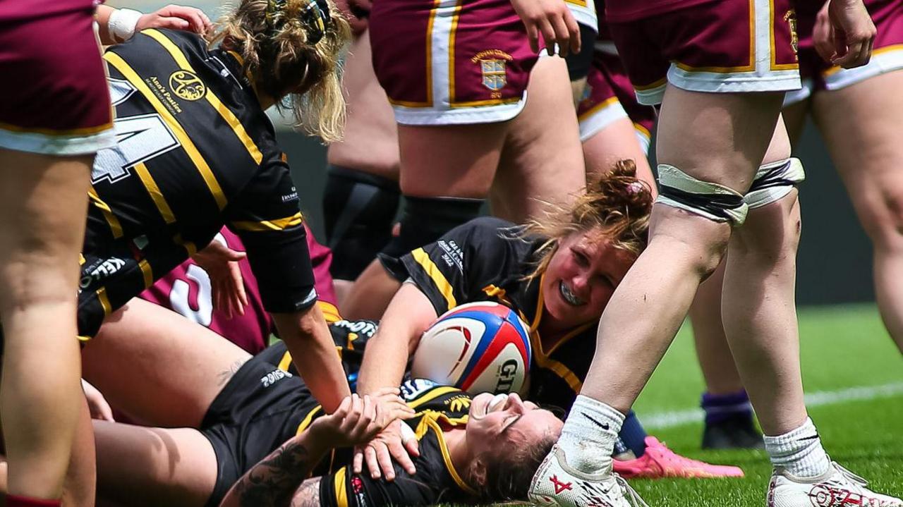 Faith Rowe's late try