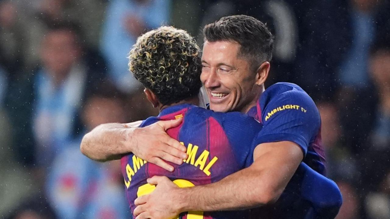 Robert Lewandowski celebrates