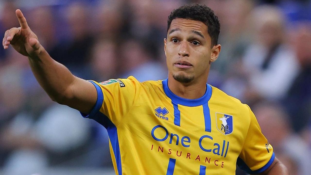 Kyle Knoyle in action for Mansfield Town