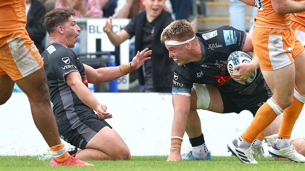 Richard Capstick's try