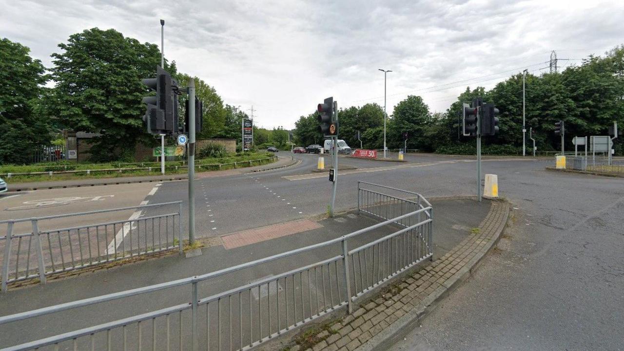 A road junction junction near to Savins Mill Way