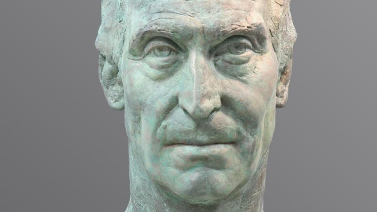 Skulptura e aktorit Charles Dance nga Karen Newman, që tregon kokën e tij