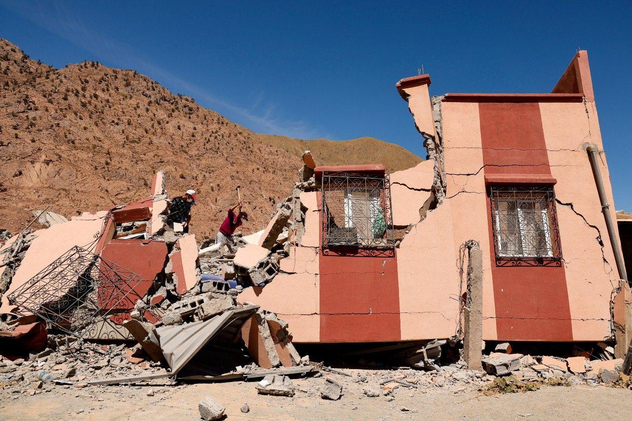 Building damaged by earthquake