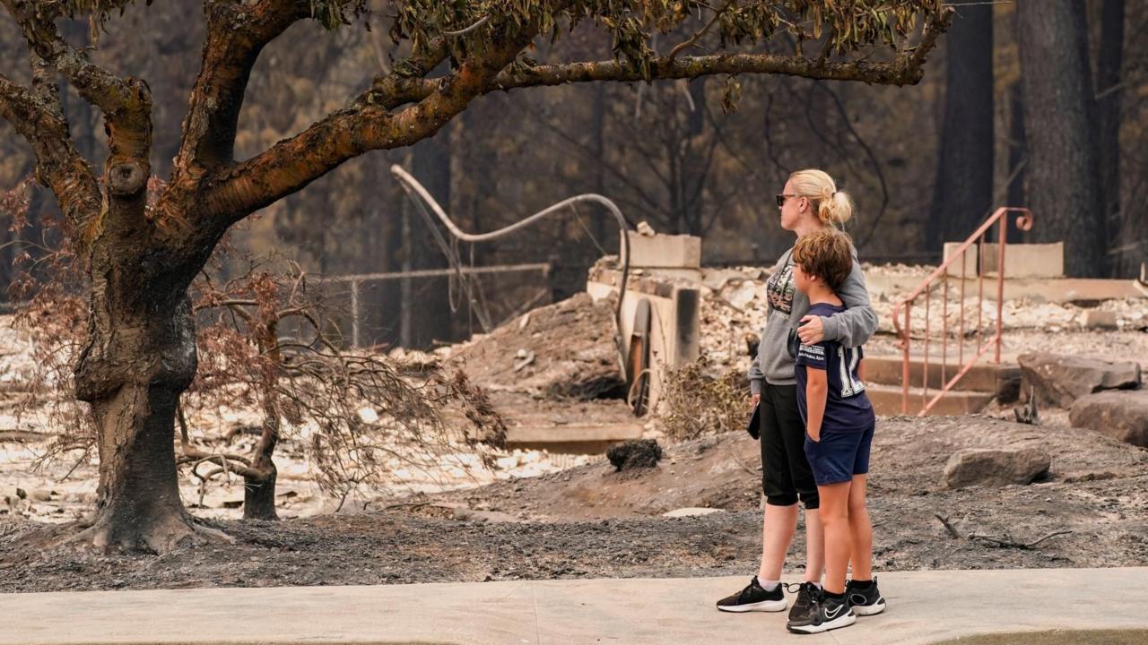 Washington state wildfires force 60,000 people to evacuate homes — image supplied by BBC News's feed