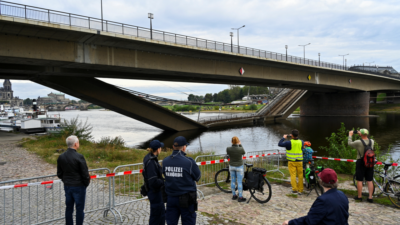 Carola bridge in Dresden