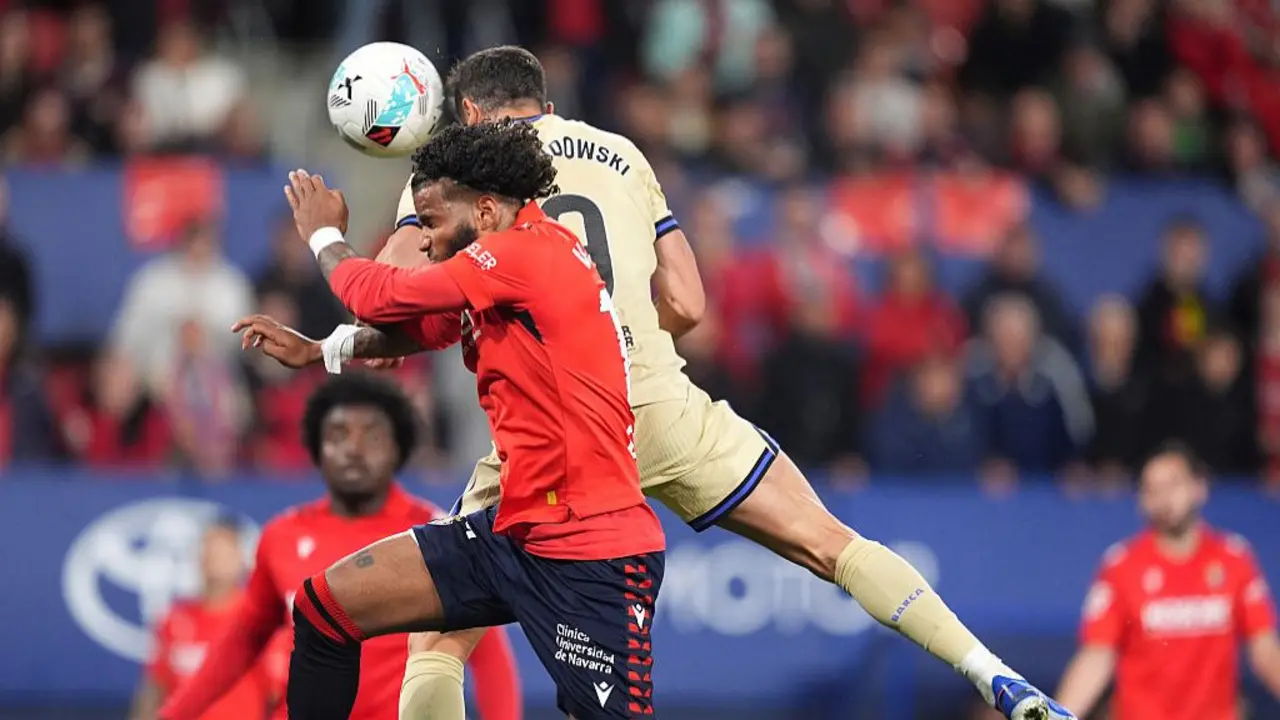 Barcelona edge Osasuna 2-1 to move within two points of La Liga title — image 5