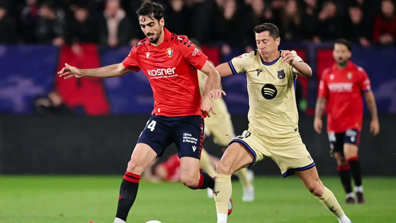 Barcelona edge Osasuna 2-1 to move within two points of La Liga title — image 6