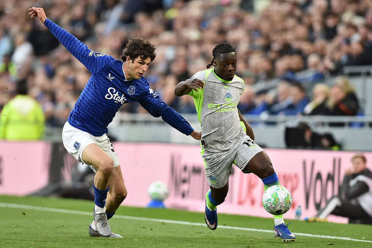Doku's Curler Gives City 1-0 Lead at Everton as Guardiola's Side Chases Title — image 4