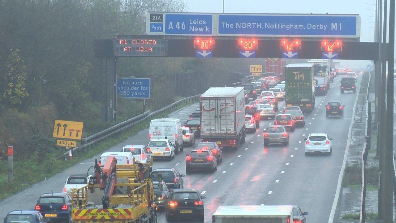 M1 Leicestershire crash