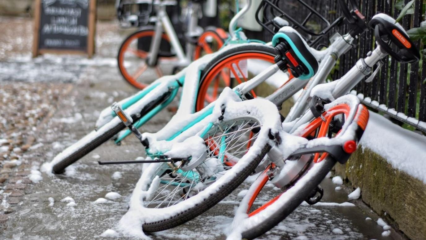 Bikes in Oxford going nowhere in the snow