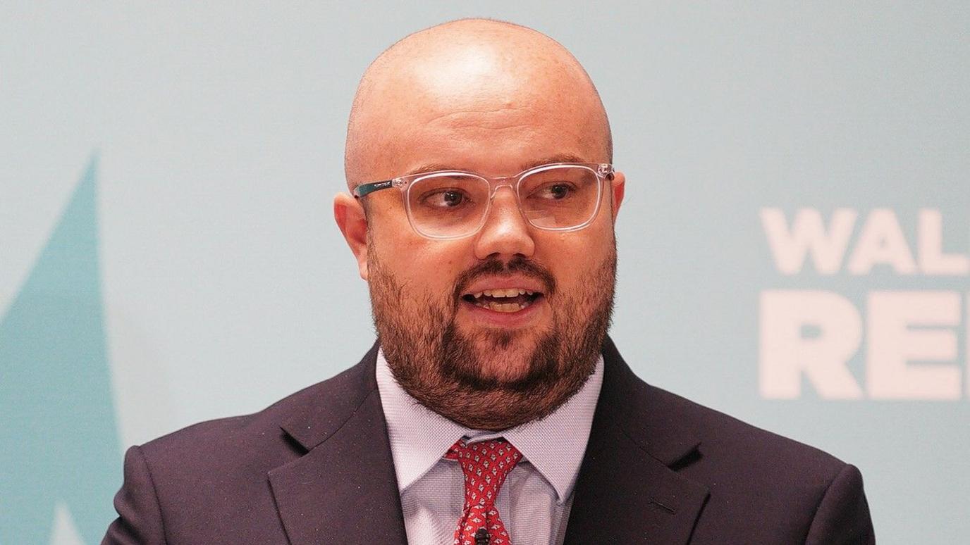 Llyr Powell