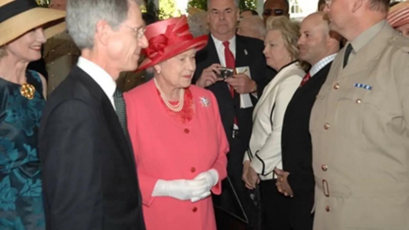 Lee Cohen meets the Queen