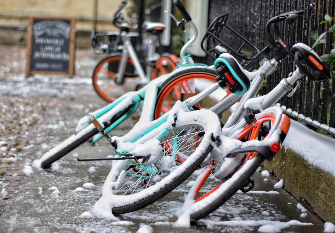 Bikes in Oxford going nowhere in the snow