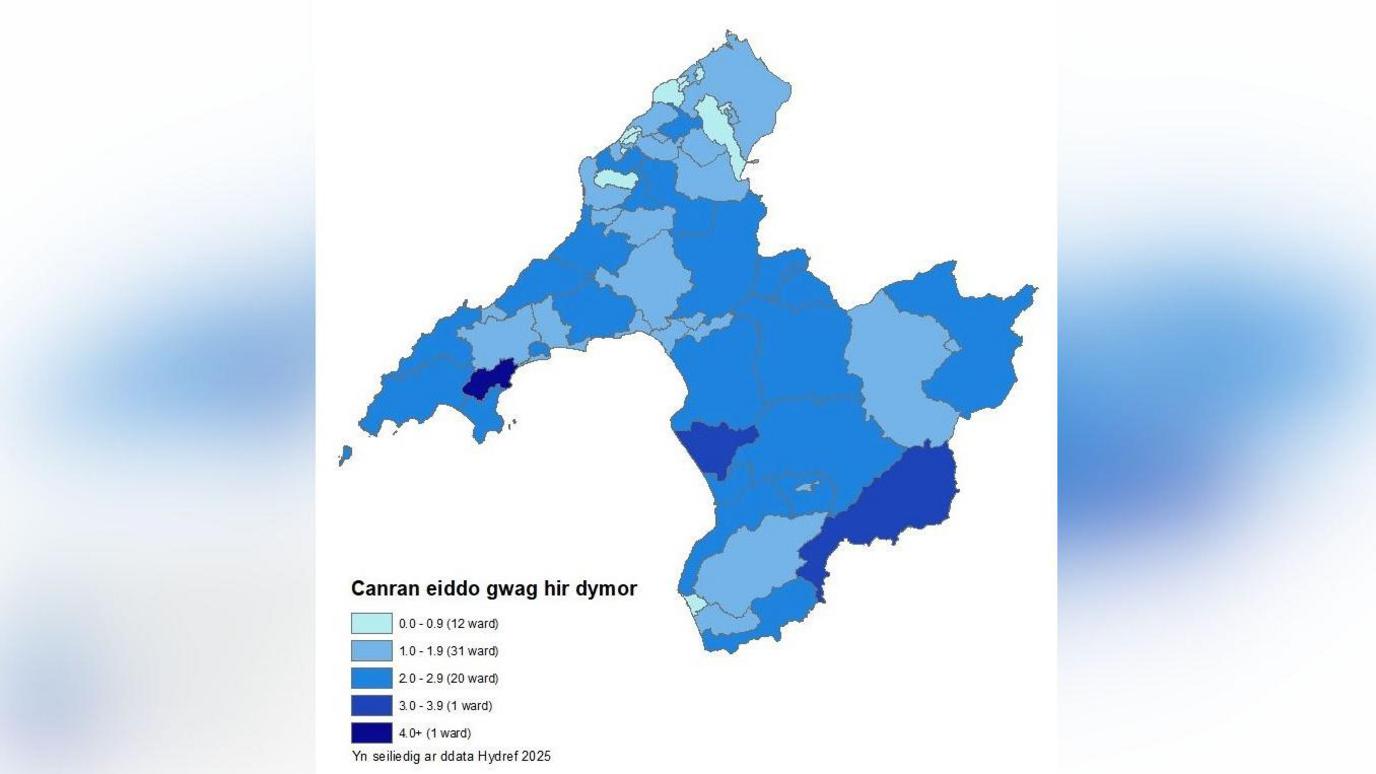 Map yn dangos canran y cartrefi gwag fesul ward yng Ngwynedd