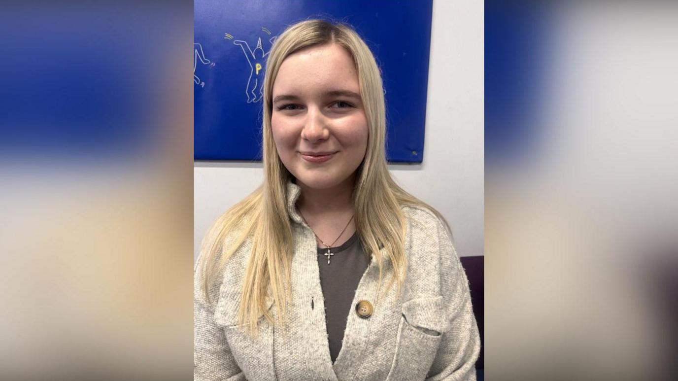 Angharad, Disgybl Lefel A, Ysgol Morgan Llwyd, Wrecsam