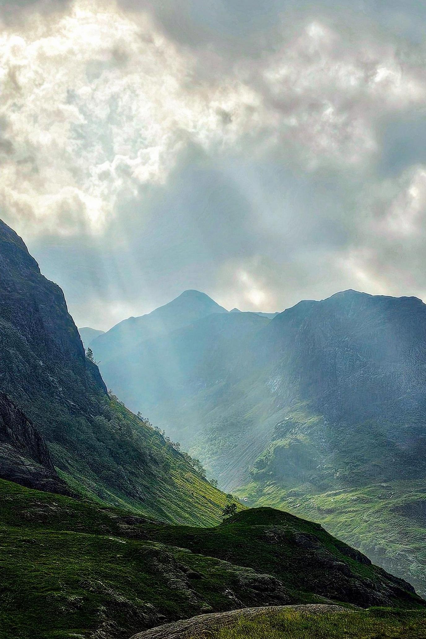 The sun shining down on Glencoe