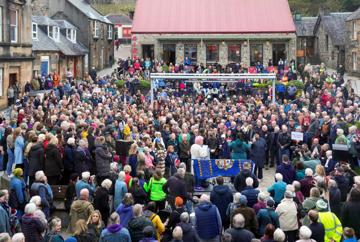 Na còisirean uile cruinn am meadhan a' Ghearasdain aig deireadh Mòd 2025
