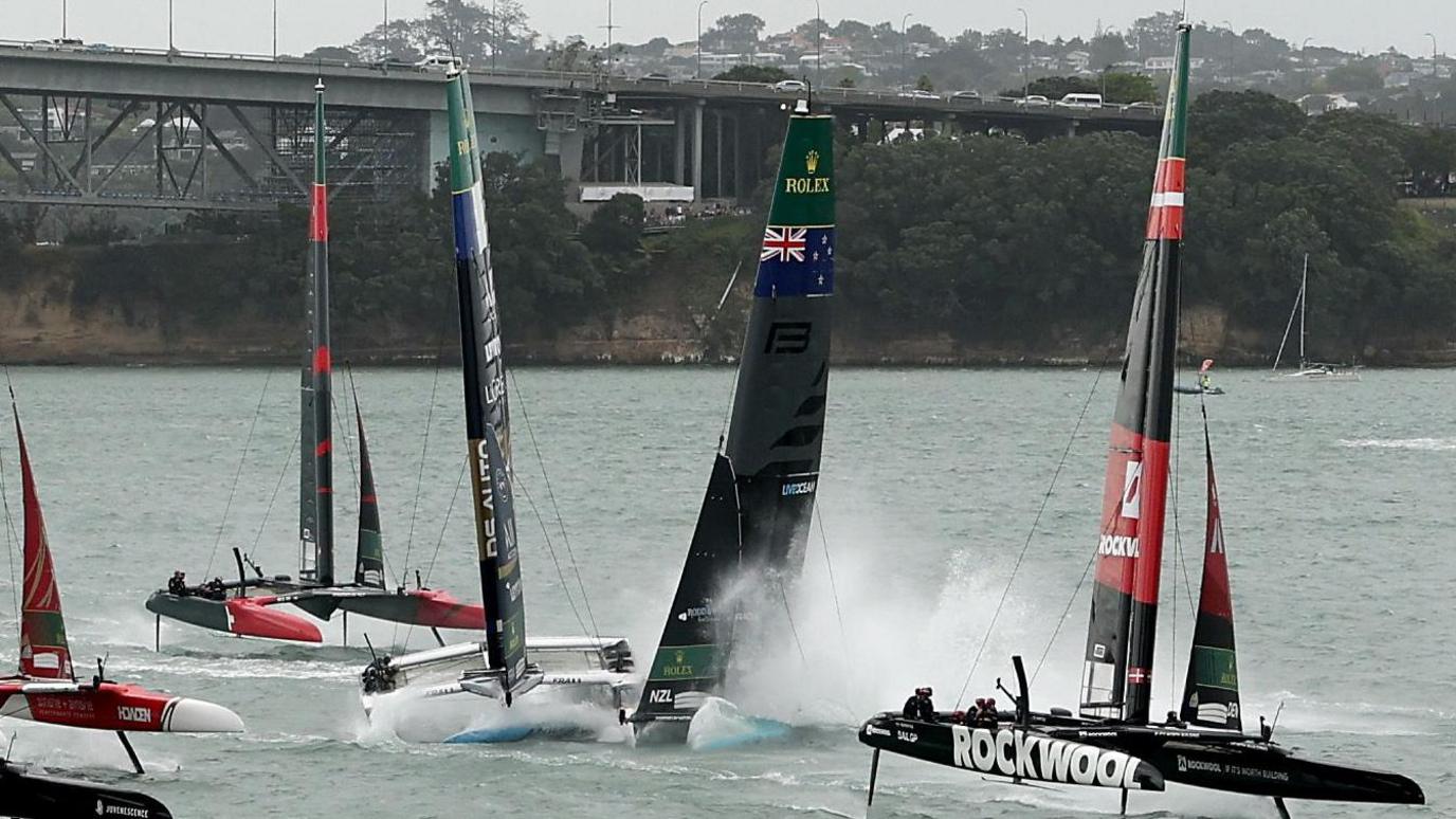 New Zealand boat crashes into France in the second round of the SailGP season 