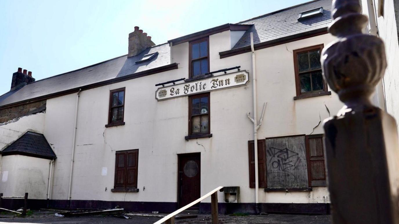 Image shows La Folie Inn