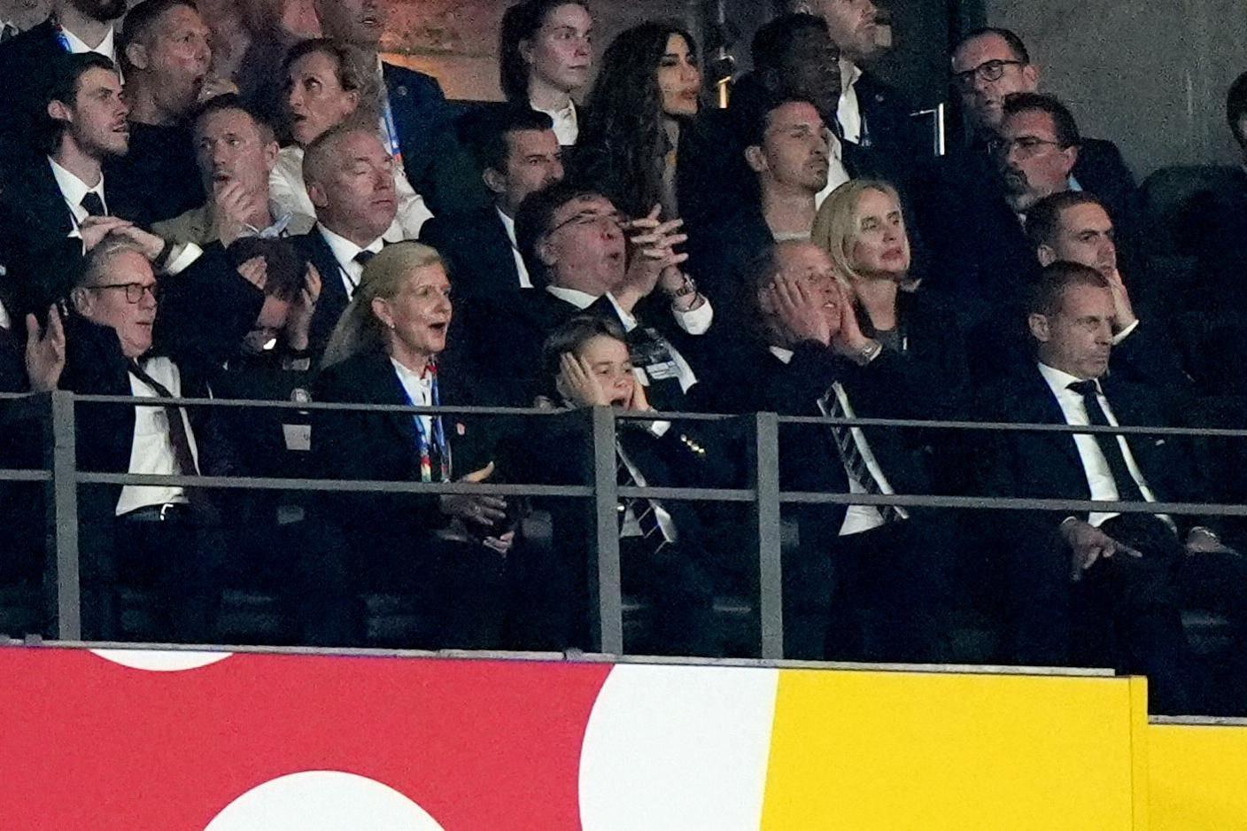 Prince George and Prince William react during the Euro 2024 final in Berlin