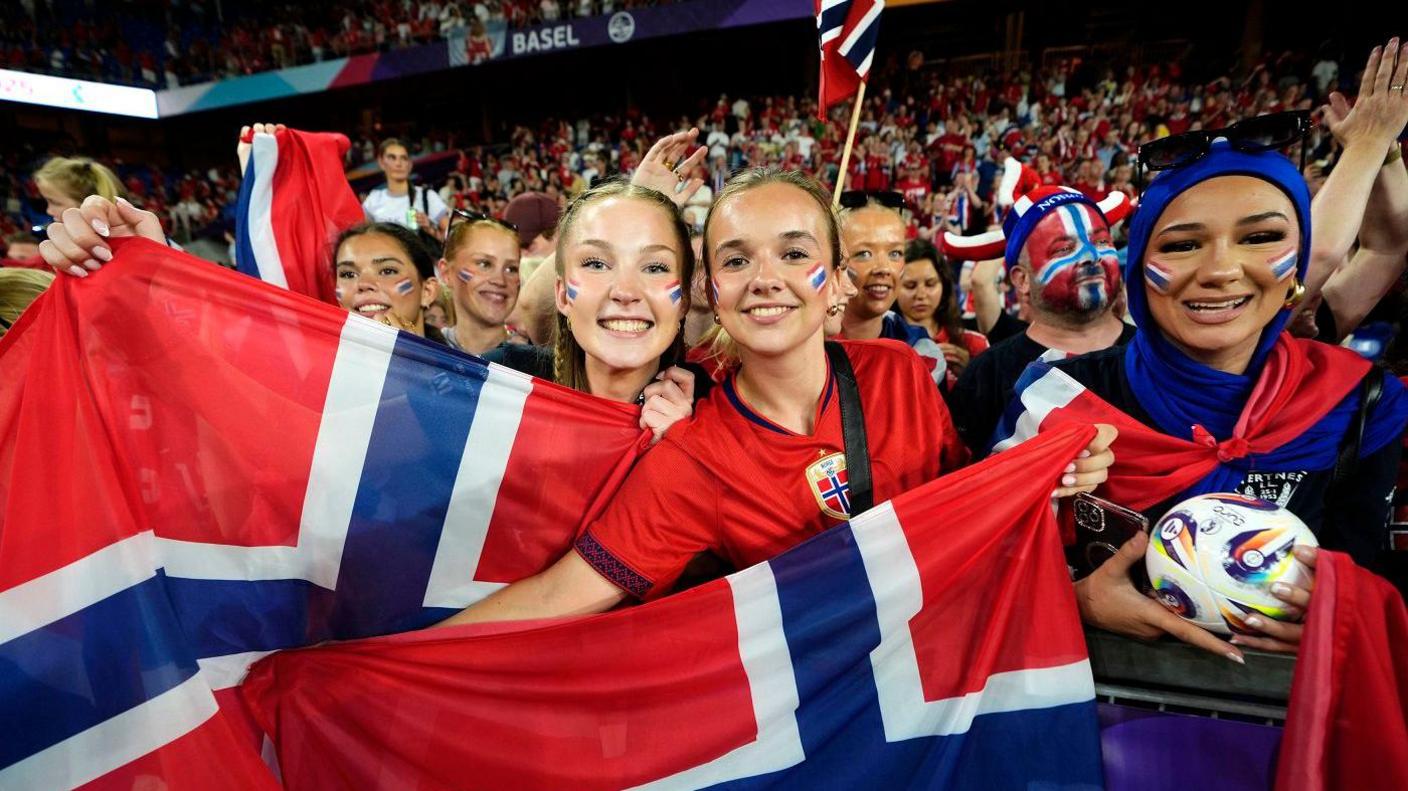 young norway fans 