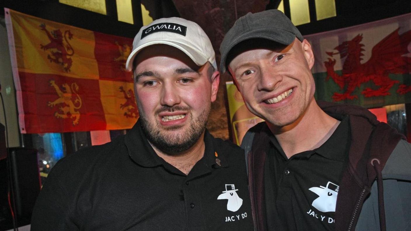 Phill Jones ac Elidyr Glyn