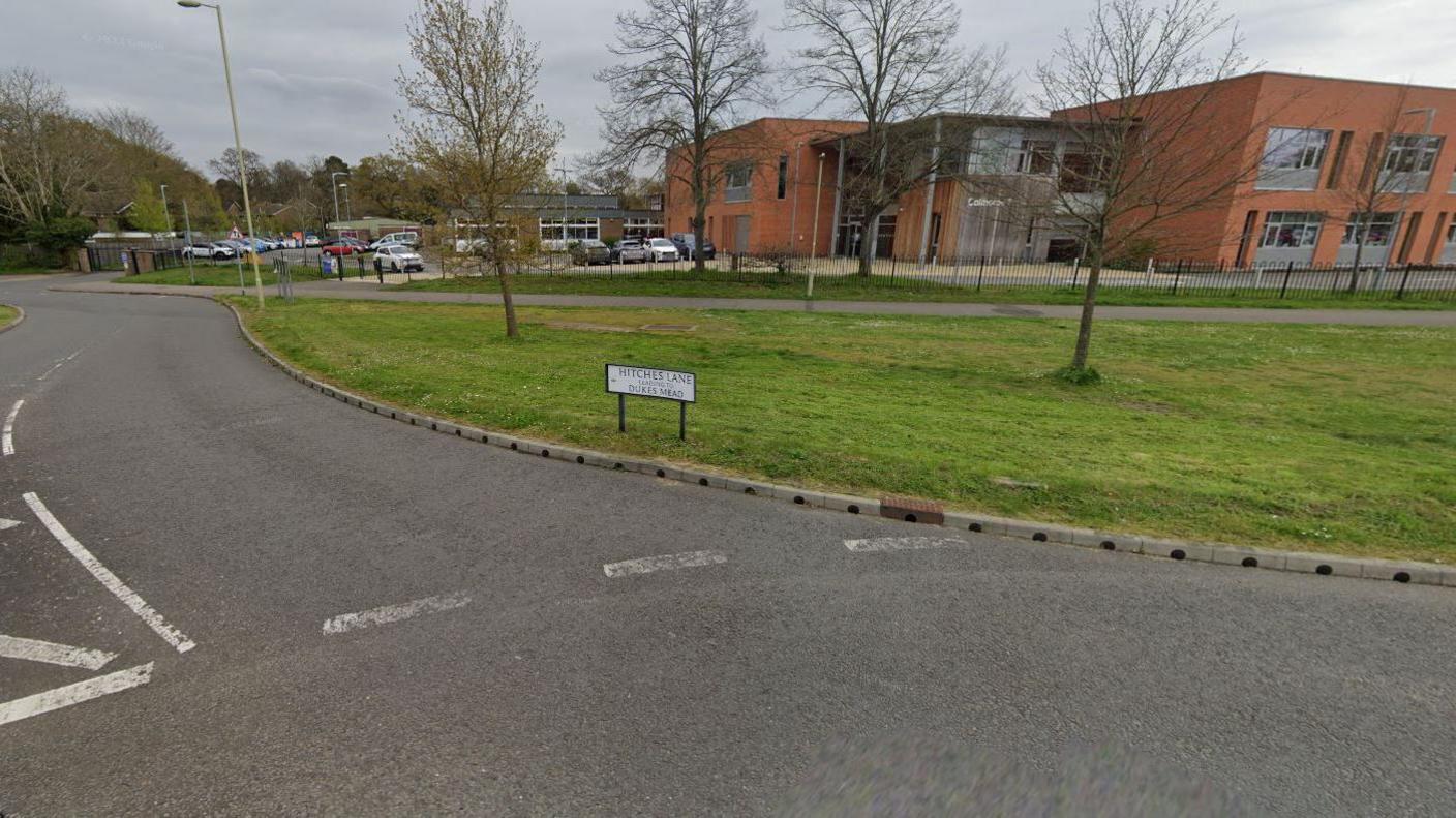 Hitches Lane looking onto Calthorpe Park School