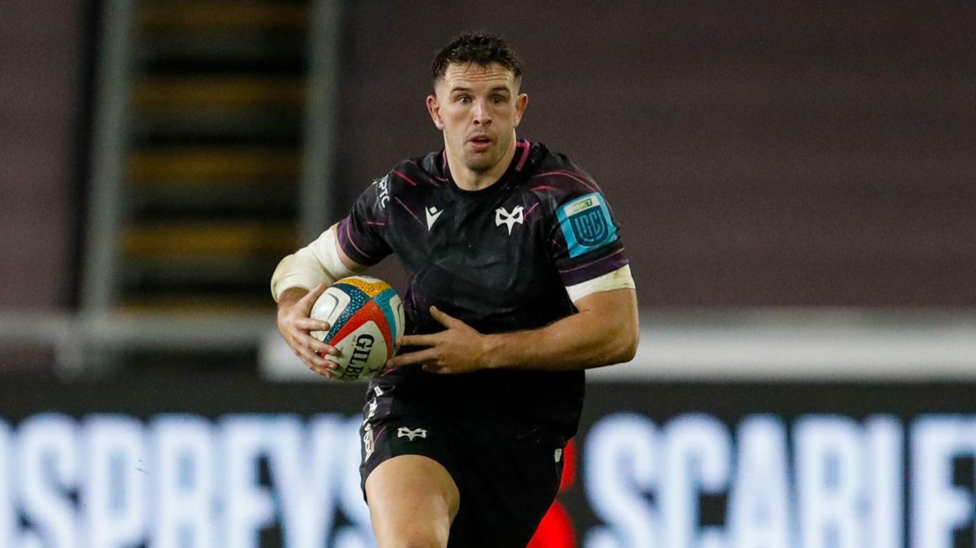 Owen Watkin in action for Ospreys