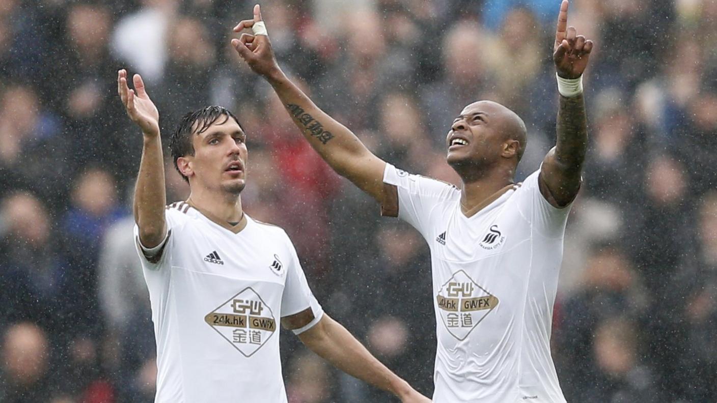 Andre Ayew celebrates