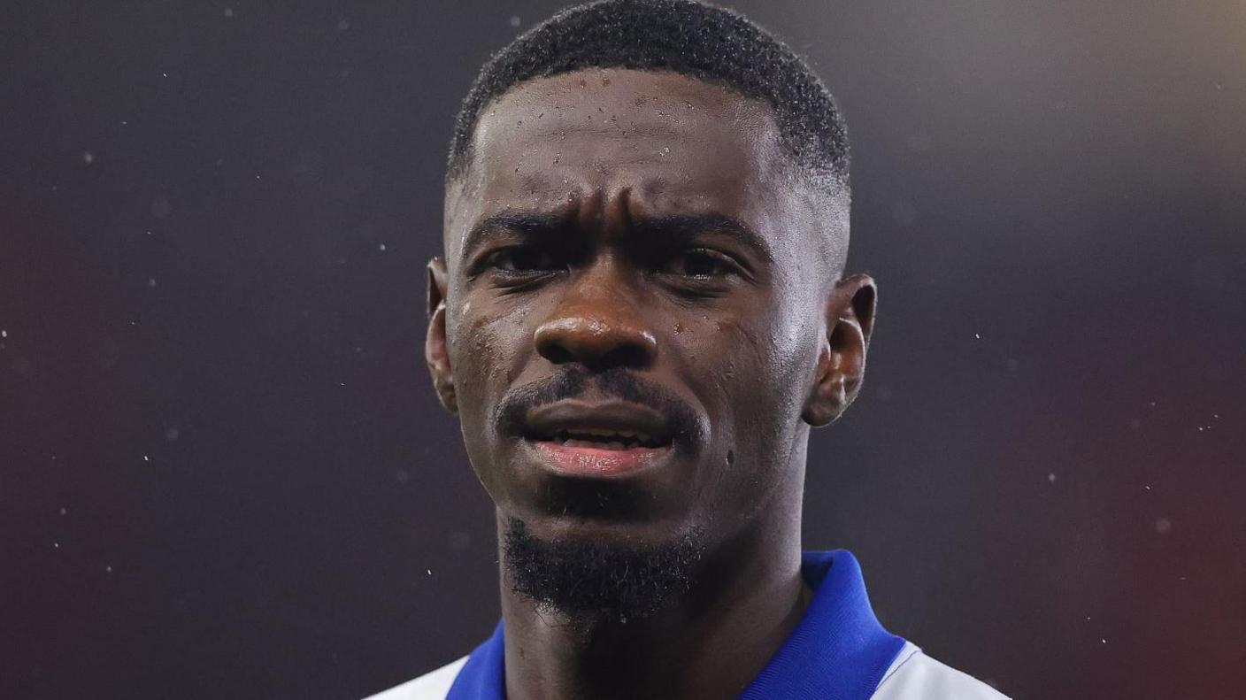 Axel Tuanzebe: Ipswich Town defender sustains freak hand injury while ...