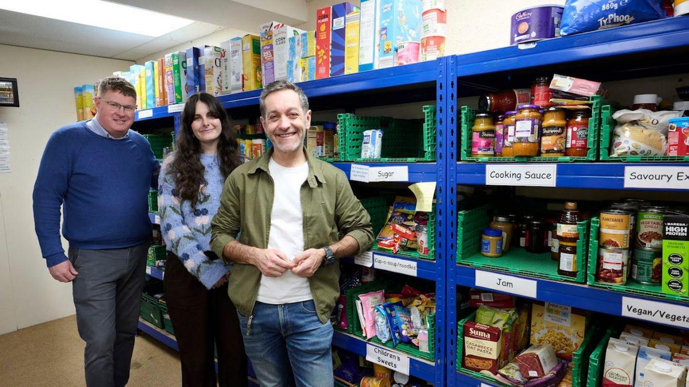 Jeremy Ros, Rebecca Poole agus James Dunbar